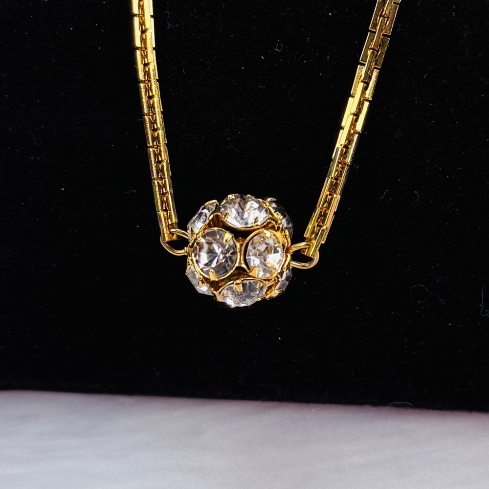 Stunning, goldtone clear bling pendant chain necklace